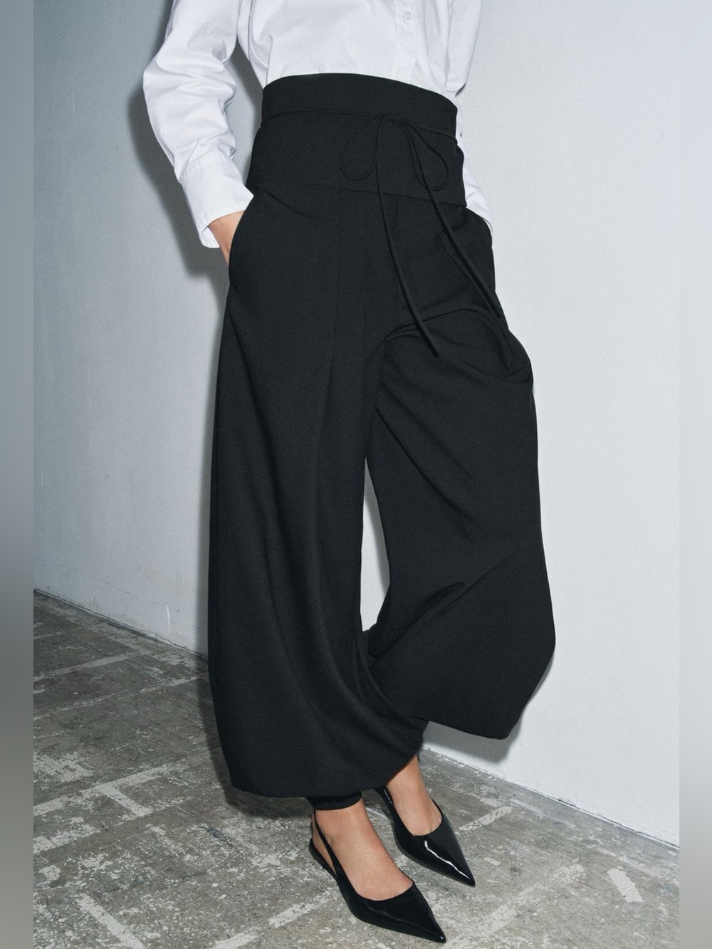 Zara Bomber Pants Mid Rise Bottom Ruching Buttoned Cuffs Hidden Pockets Black XS